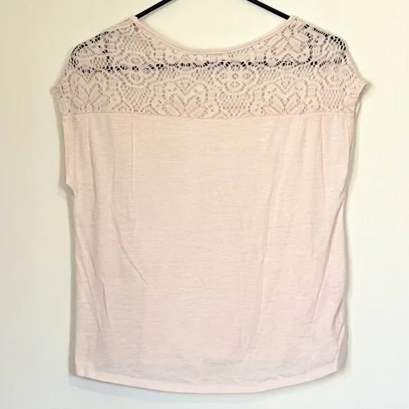Garage Lightweight Dusty Light Pink Lace Shoulder Top - Size: XS - Picture 6 of 6